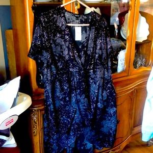 Torrid 2 black/pink metallic print top